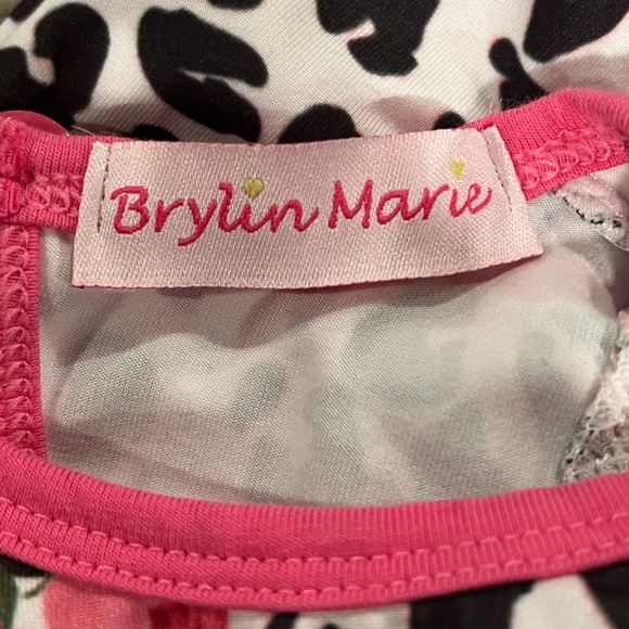 Brylin Marie Boutique, Snow Leopard & Pink Roses Ruffle Romper, size 3-6 months. - Picture 2 of 3